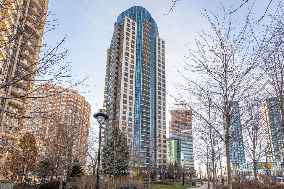 330 Burnhamthorpe Road PH5, Mississauga, ON L5B 0E1