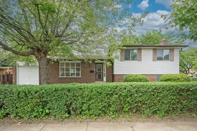 Detached in Burlington