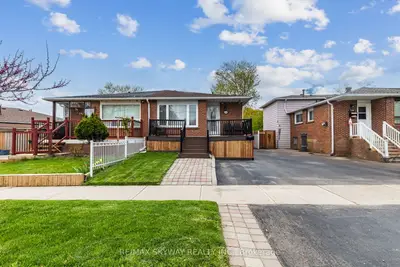 Semi-Detached in Brampton