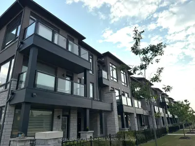 Condo Apartment in Brampton