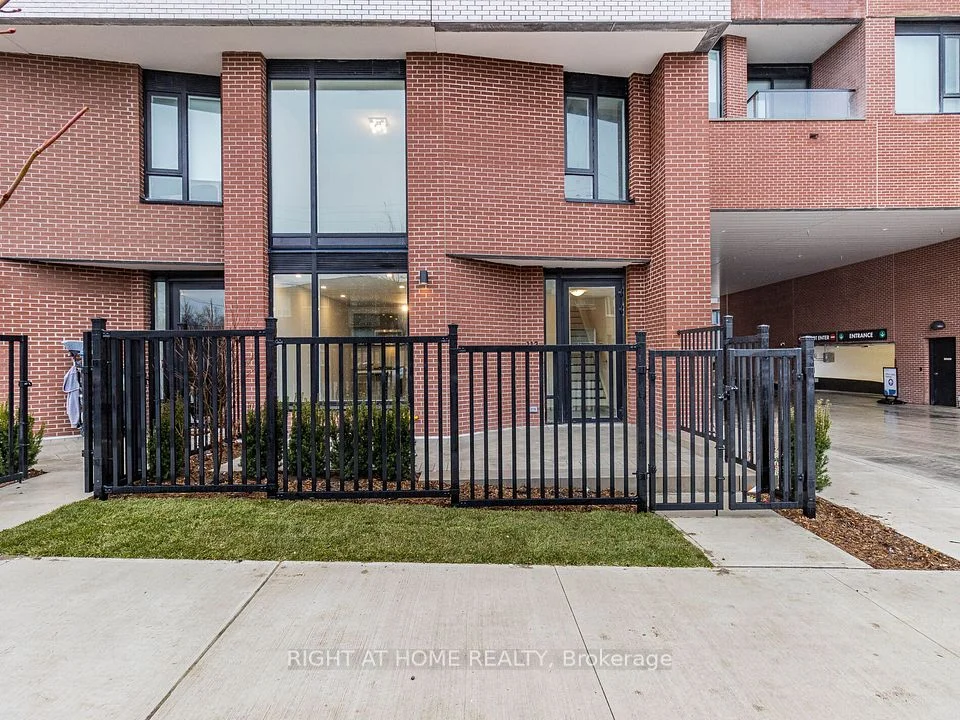 5 Maryport Avenue 113, Toronto W05, On M3m 0e2