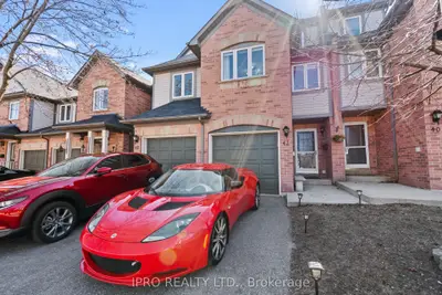 Condo Townhouse in Mississauga