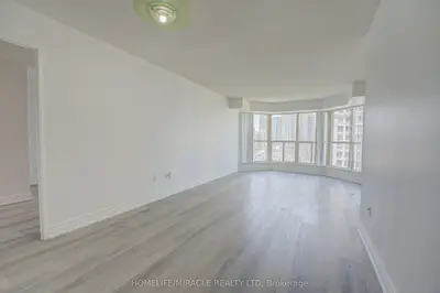 Condo Apartment in Mississauga