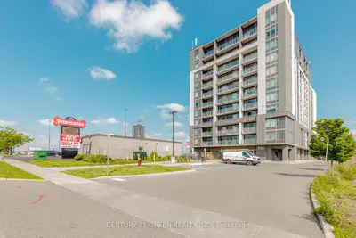 Condo Apartment in Milton