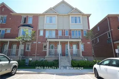 Condo Townhouse in Mississauga
