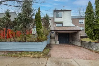 Att/Row/Townhouse in Mississauga