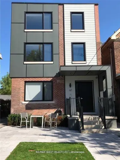 Fourplex in Toronto