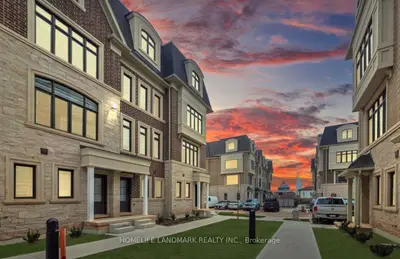 Att/Row/Townhouse in Oakville