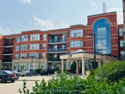 Condo Apartment in Oakville