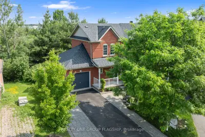 Att/Row/Townhouse in Brampton