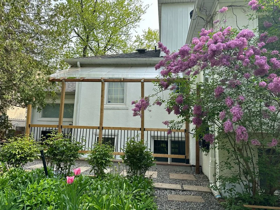 460 Chartwell Road, Oakville, On L6j 4a5