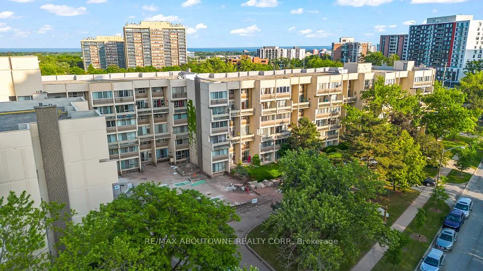 1300 Marlborough Court 523, Oakville, On L6h 2s2