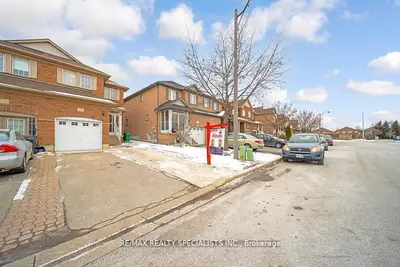 Semi-Detached in Brampton