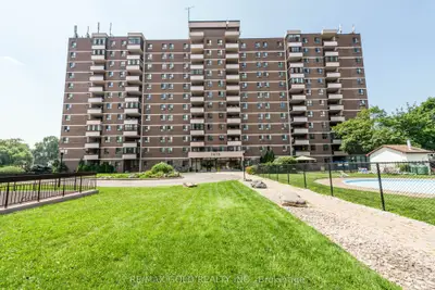 Condo Apartment in Mississauga