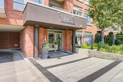 2495 Dundas Street W 221, Toronto W02, On M6p 1x4