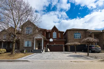 Detached in Oakville