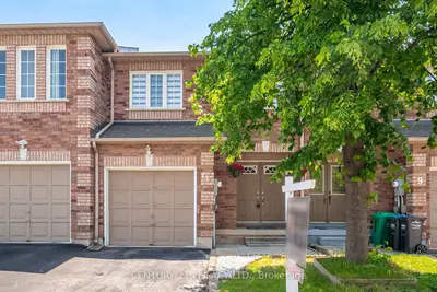 Condo Townhouse in Brampton
