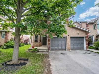 Condo Townhouse in Oakville