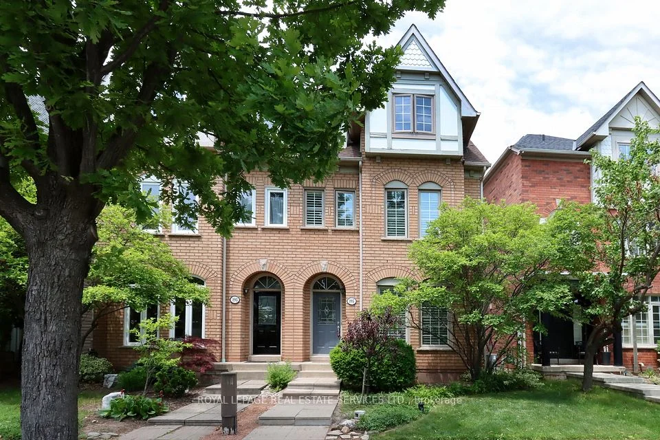 195 Glenashton Drive, Oakville, ON L6H 6M8