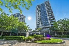 2083 Lake Shore Boulevard W 810, Toronto W06, ON M8V 4G2