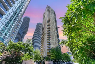 Condo Apartment in Mississauga