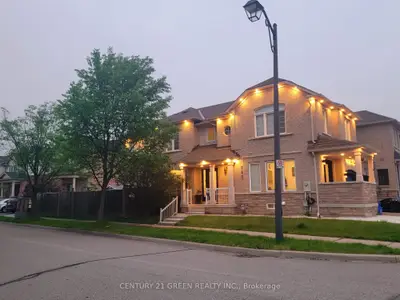 Att/Row/Townhouse in Milton