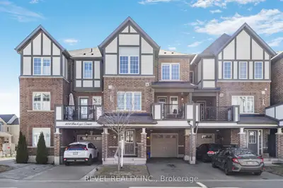 Att/Row/Townhouse in Milton