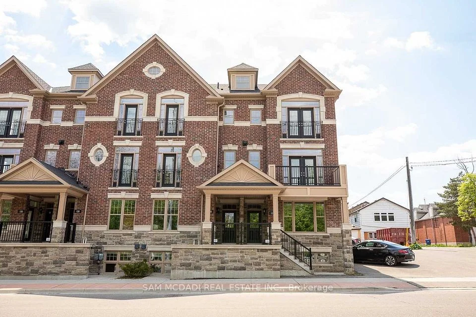 128B Church Street N, Mississauga, ON L5M 1M7