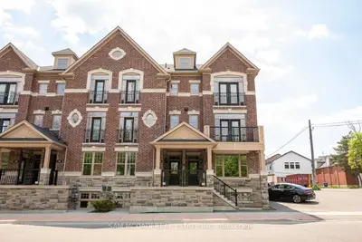 Att/Row/Townhouse in Mississauga