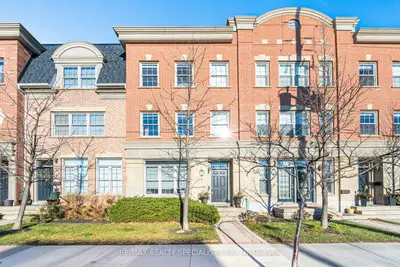 Condo Townhouse in Toronto