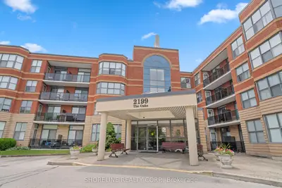 Condo Apartment in Oakville