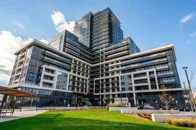 Condo Apartment in Oakville