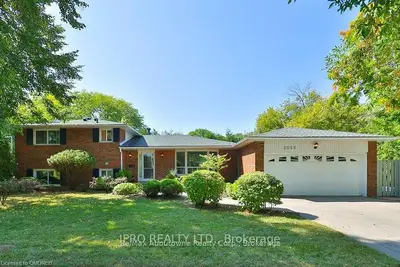 Detached in Oakville