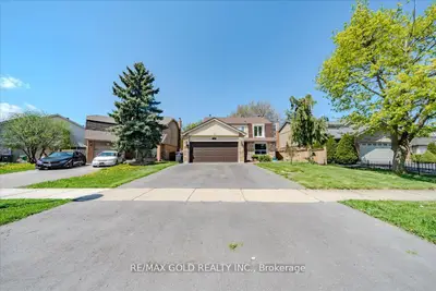 Detached in Brampton