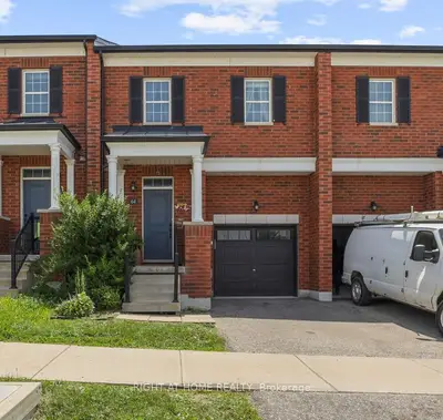 Att/Row/Townhouse in Milton