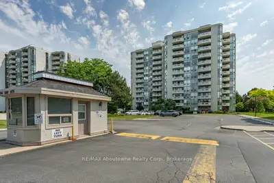 Condo Apartment in Burlington