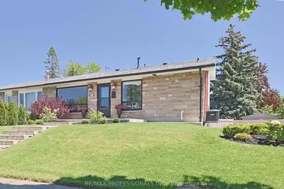 Semi-Detached in Mississauga
