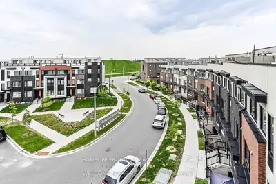 Condo Townhouse in Toronto
