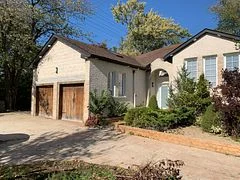 2045 Camilla Road Main, Mississauga, On L5a 2j9