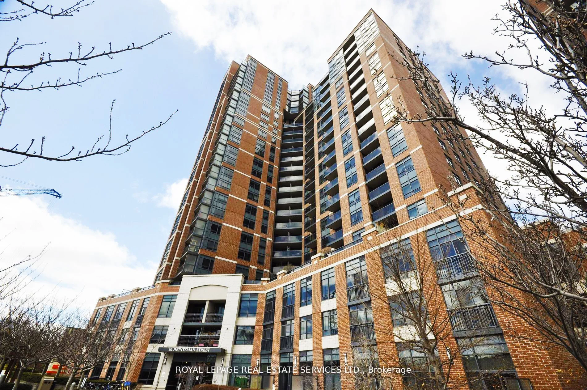 60 Heintzman Street 1217, Toronto W02, ON M6P 5A1