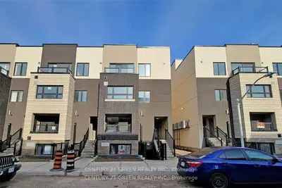 Condo Townhouse in Burlington
