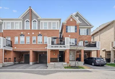 Att/Row/Townhouse in Milton