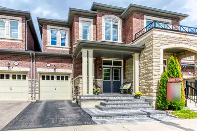 Att/Row/Townhouse in Oakville