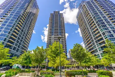 Condo Apartment in Toronto