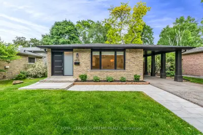 Detached in Oakville
