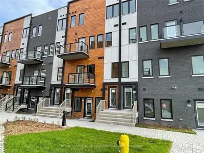 Condo Townhouse in Toronto
