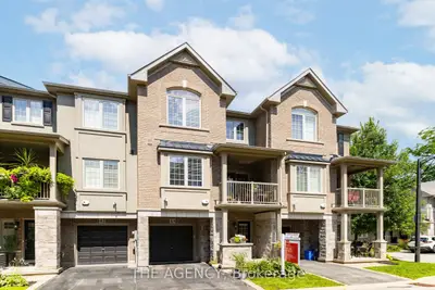 Att/Row/Townhouse in Burlington