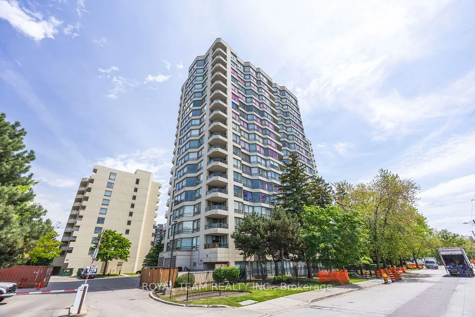 75 King Street E 1403, Mississauga, ON L5A 4G5