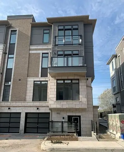 Condo Townhouse in Brampton