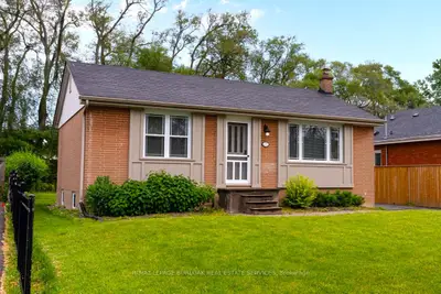 Detached in Burlington